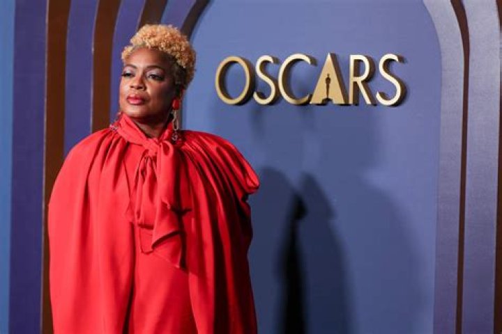 Aunjanue Ellis in Versace at the Oscars: gorgeous custom gown