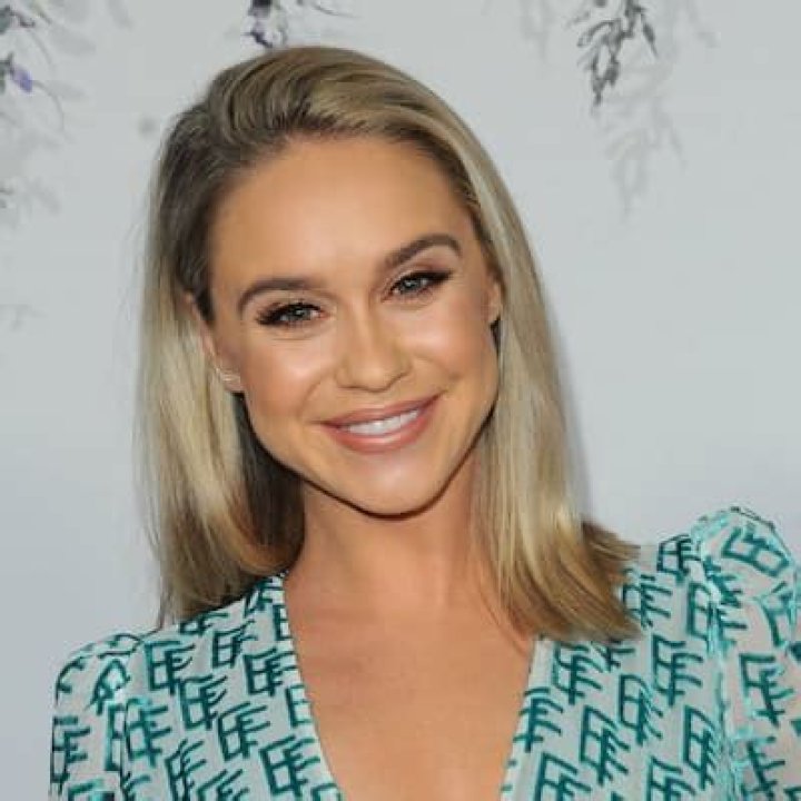 Becca Tobin Bio (Wiki) 