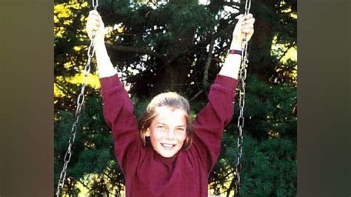 Betty Gilpin - Age, Family, Bio