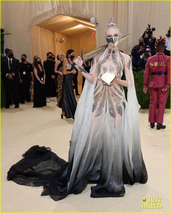 bitchy | Grimes heads to Met Gala 2021