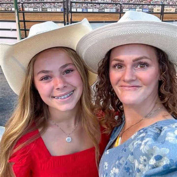 Bonnie Hoellein - Age, Family, Bio