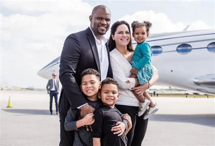 Brian Flores - Age, Family, Bio