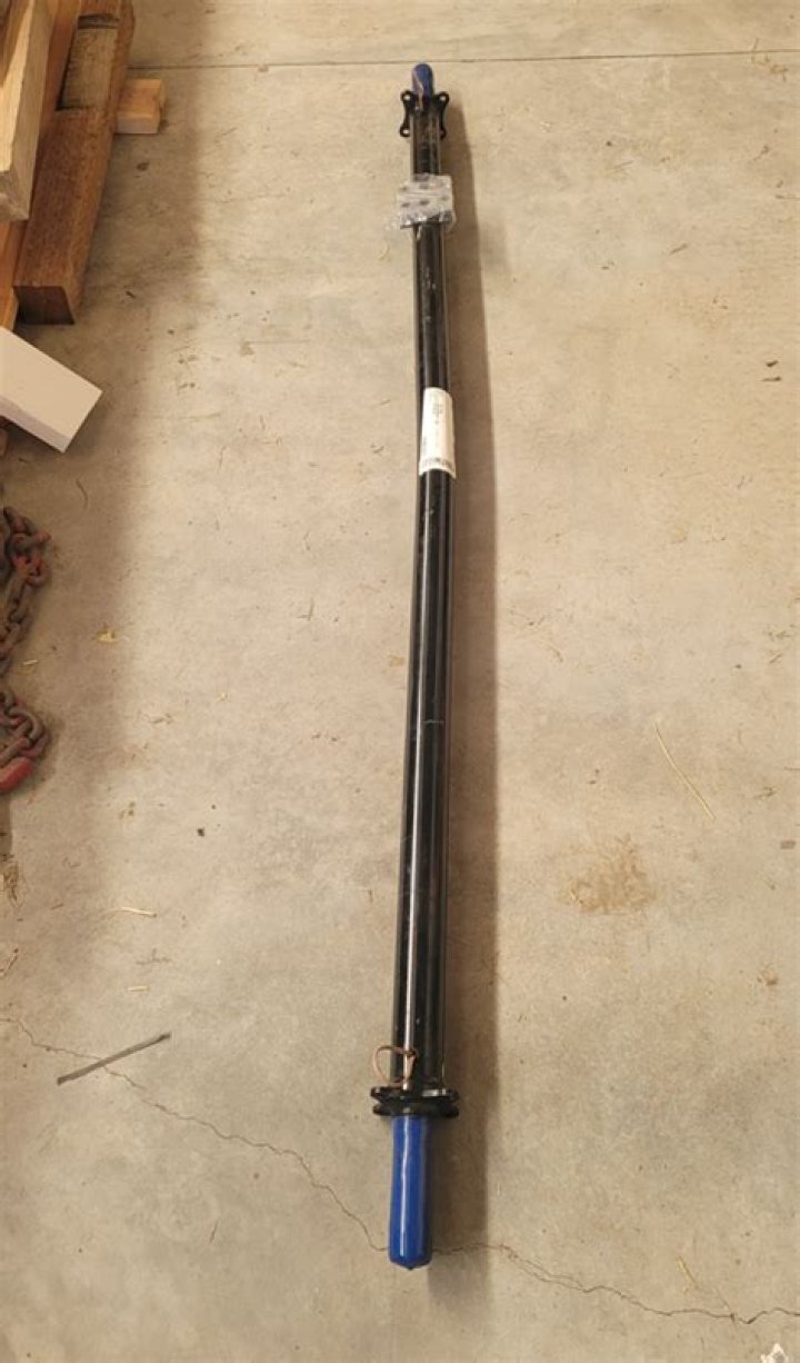 Can a bent trailer axle be straightened?