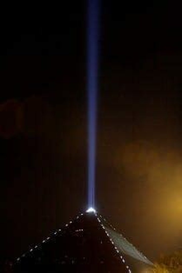 Can you see the Luxor light in space?