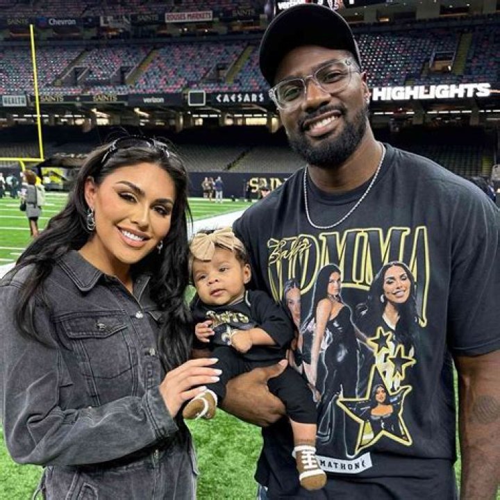 Chanen Johnson - Age, Family, Bio