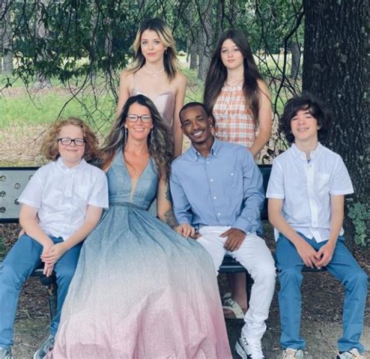 Cora Tilley - Age, Family, Bio