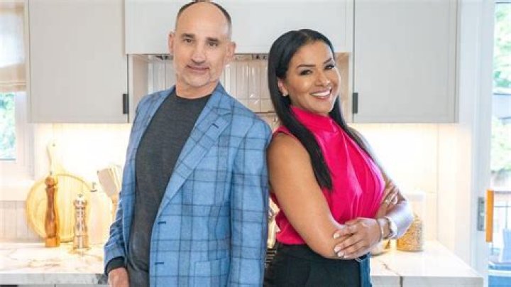 David Visentin is a Married man!! Know as a Loving Husband and a Caring father. Is he having Affair with his ‘Love it or List it’ co-host Hilary Farr!!!