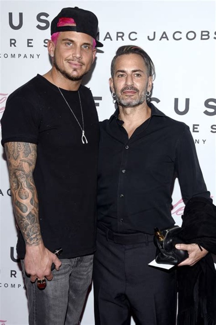 Designer Marc Jacobs marries boyfriend of just a few months (update: not true)