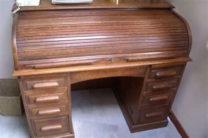 Do roll top desks come apart?