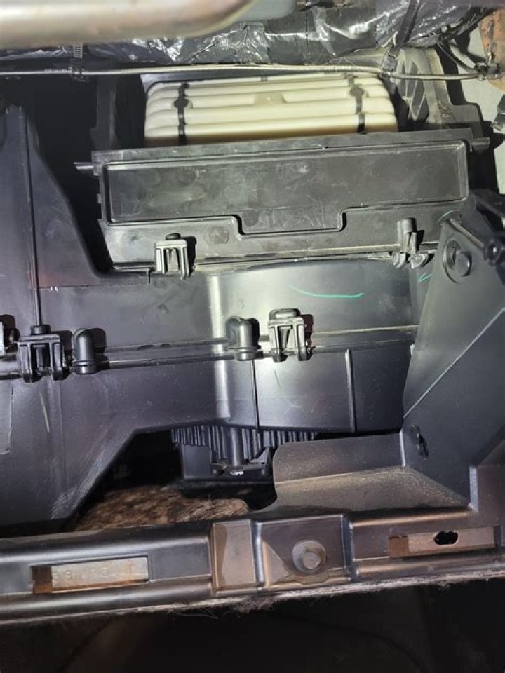 Does a 2002 Dodge Ram have a cabin filter?