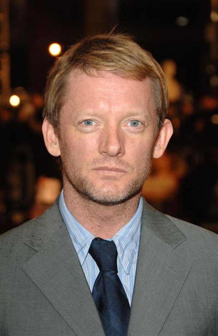 Douglas Henshall Bio (Wiki) 