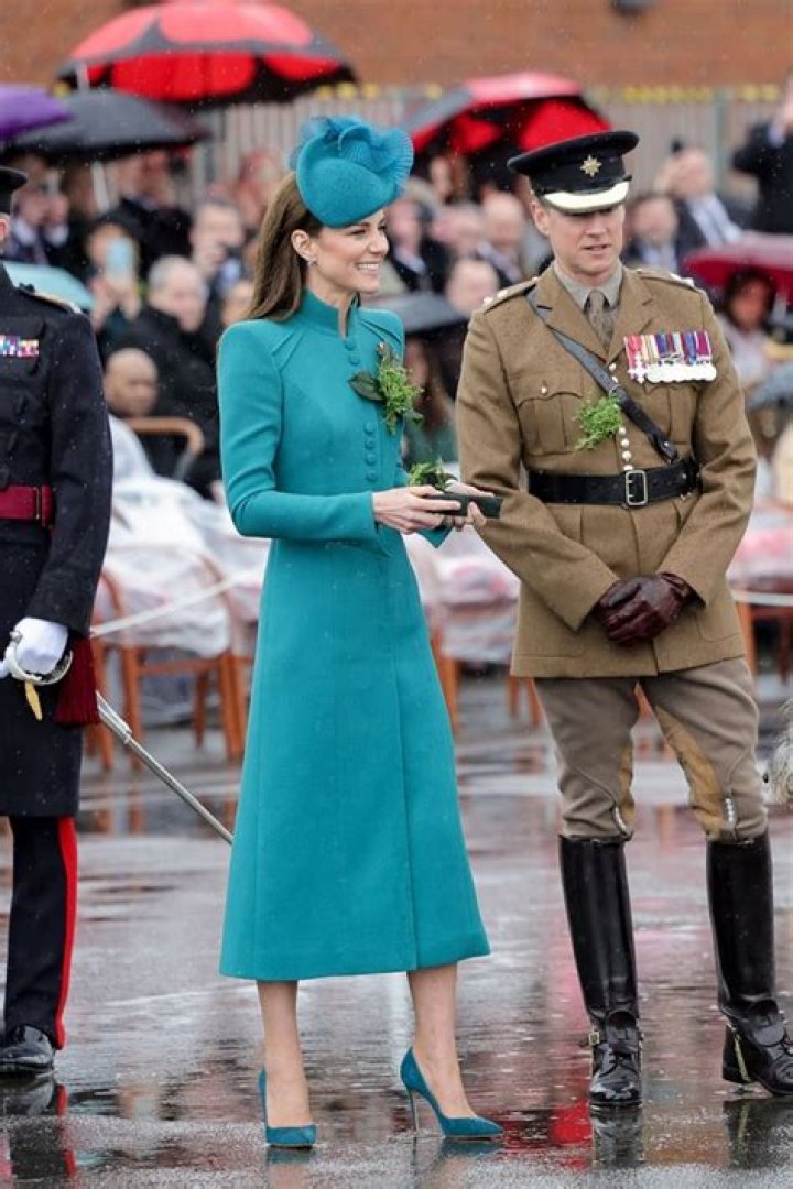 Duchess Kate wore Catherine Walker for the arrival in Pakistan: fine or blah?