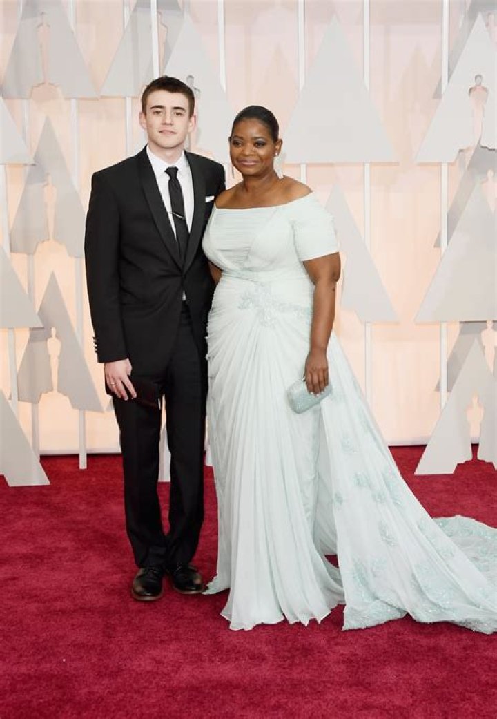 Elli Rowe Height, Weight, Net Worth, Age, Birthday, Wikipedia, Who, Nationality, Biography