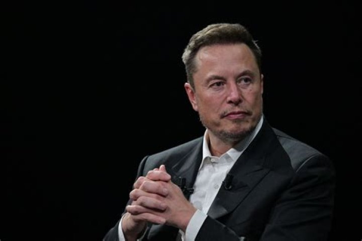 Elon Musk wants to make Twitter paywalled because he’s hemorrhaging money