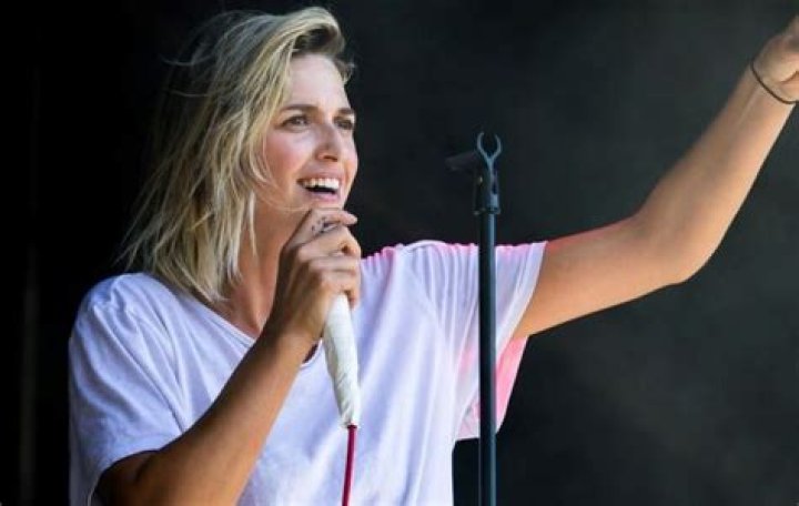 Emily Armstrong - Age, Family, Bio