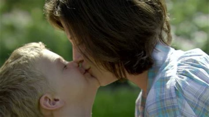 Hilary Duff schools trolls complaining about her kissing 4 year-old son on lips