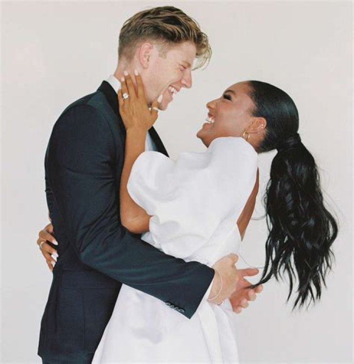 Hunter Woodhall and Tara Davis engaged after meeting four years ago!