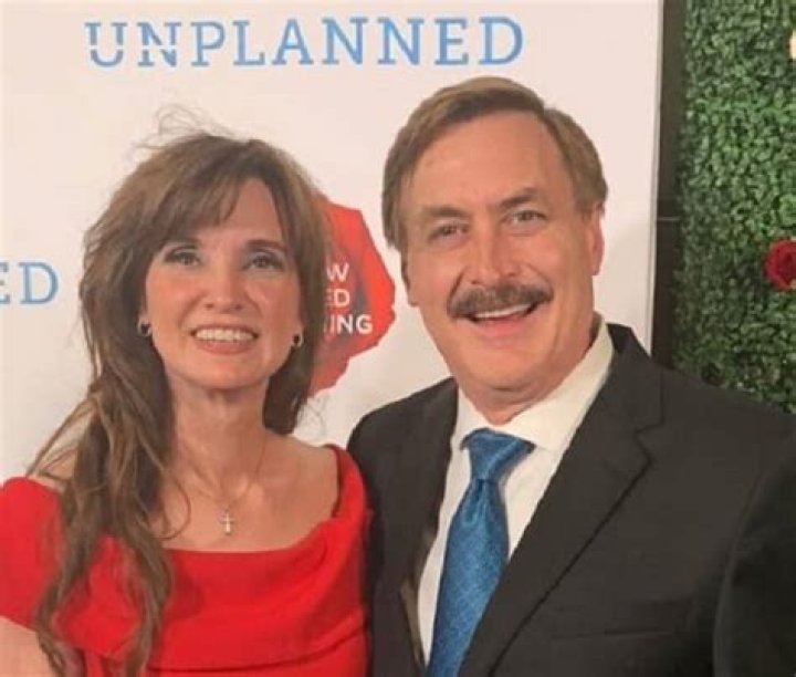 Is it a PillowTalk or PillowFight? Mike Lindell claims on Capitol riots! How much is his net worth in 2021?