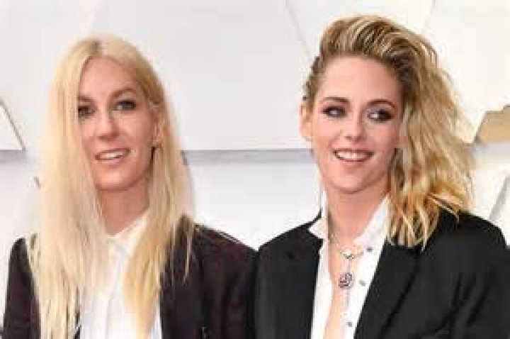 Is Kristen Stewart now happily dating 30-year-old French singer Soko?