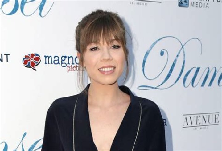 	Jennette McCurdy shares an email where her mom called her awful names	