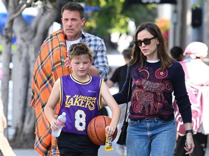Jennifer Garner, Ben Affleck, J.Lo and the kids got together on Halloween