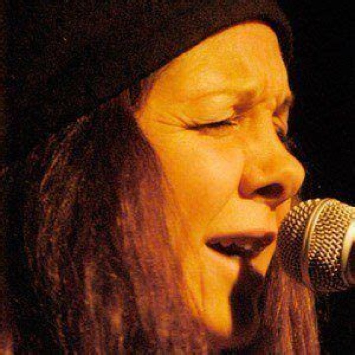 Johnette Napolitano - Age, Family, Bio