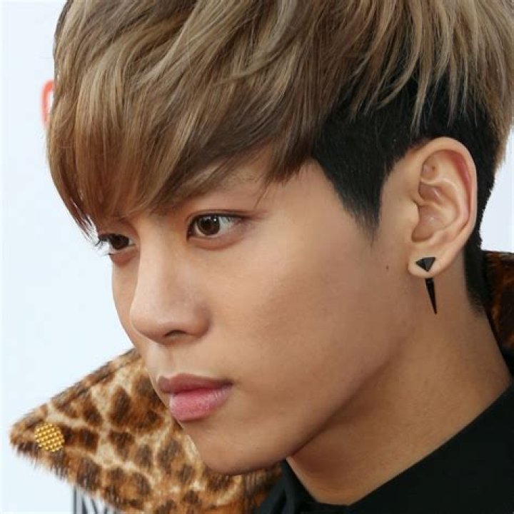 Jonghyun - Trivia, Family, Bio