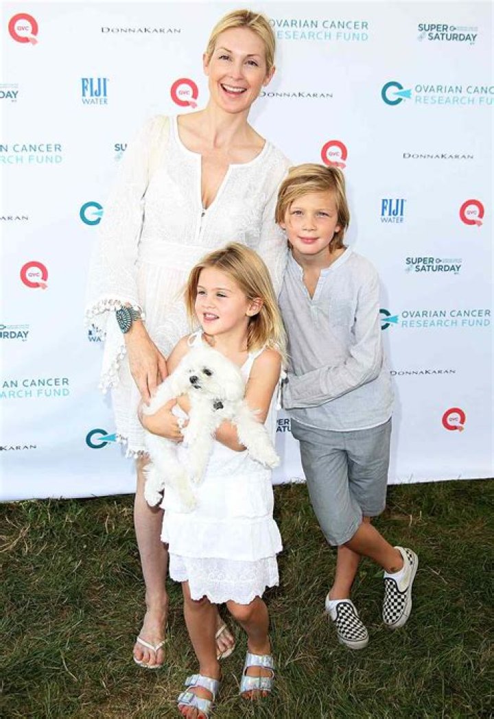 	Kelly Rutherford on custody ruling that has her kids with her ex, in France	