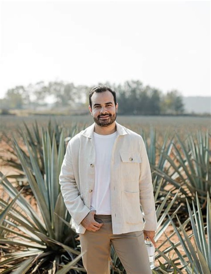 Lalo Gonzalez - Age, Family, Bio