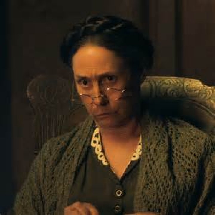 Laurie Metcalf Bio (Wiki) 