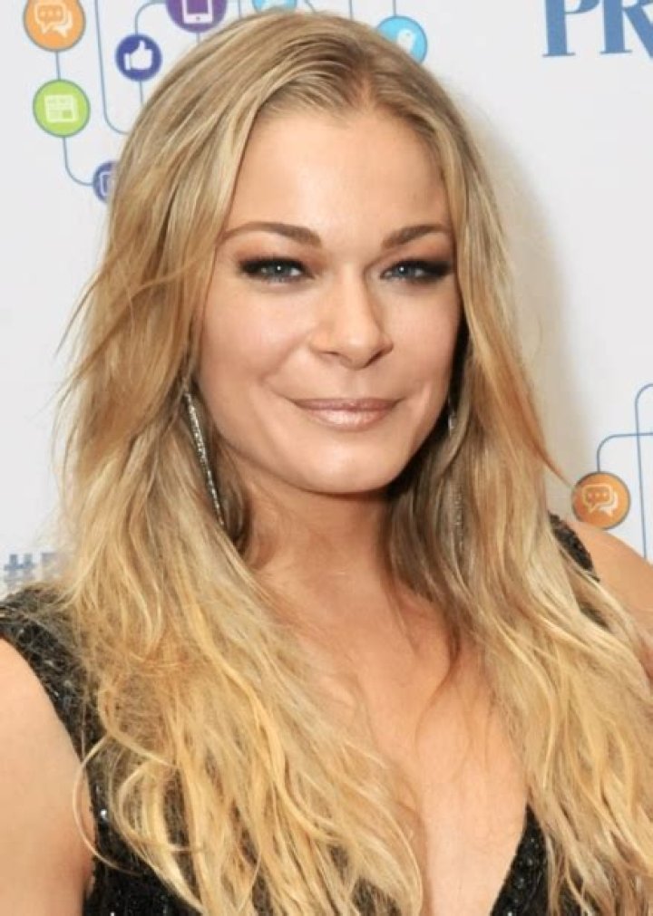 LeAnn Rimes Bio (Wiki) 