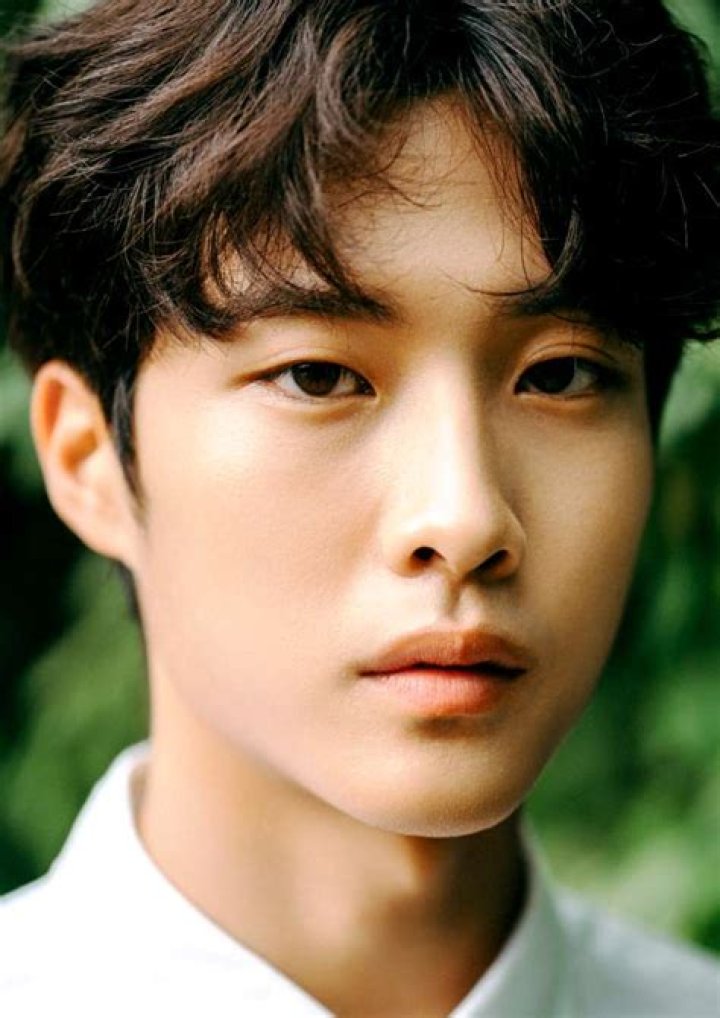 Lee Won-jong Bio (Wiki) 
