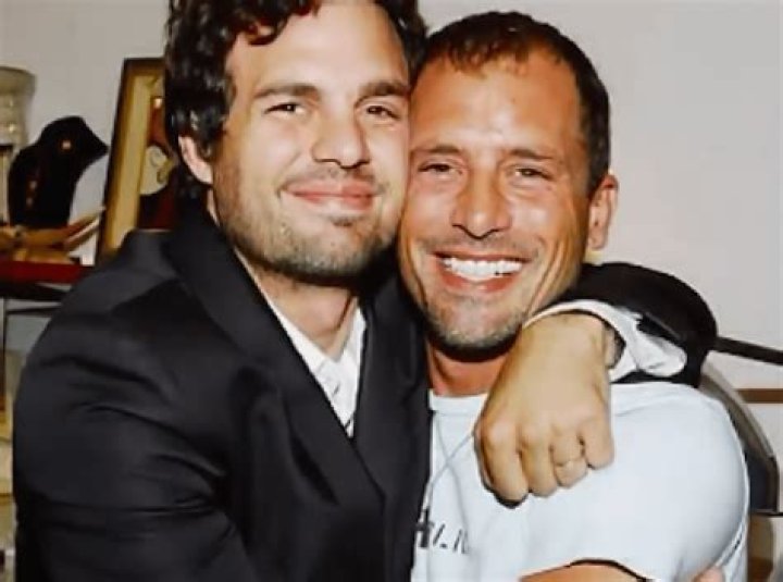 Mark Ruffalo’s brother dies from gunshot wound