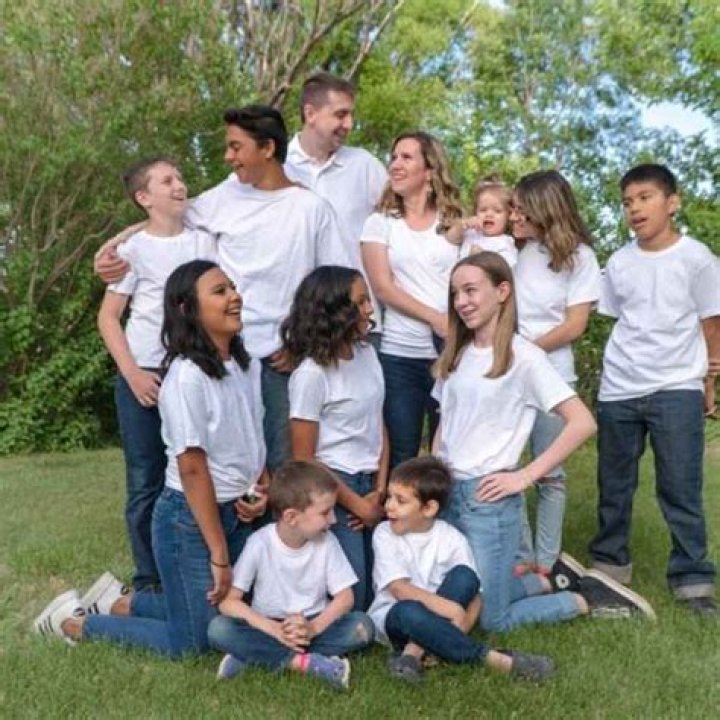Meet YouTuber Crystal Pettit And Aaron Pettit And Their Incredible Multi-Cultural Family With 11 Children!