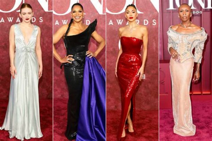 Meg Ryan appears on stage at the Tony Awards: she looks different, right?