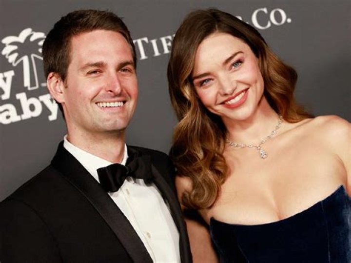 Miranda Kerr is reportedly getting flirty with 25-year-old CEO Evan Spiegel