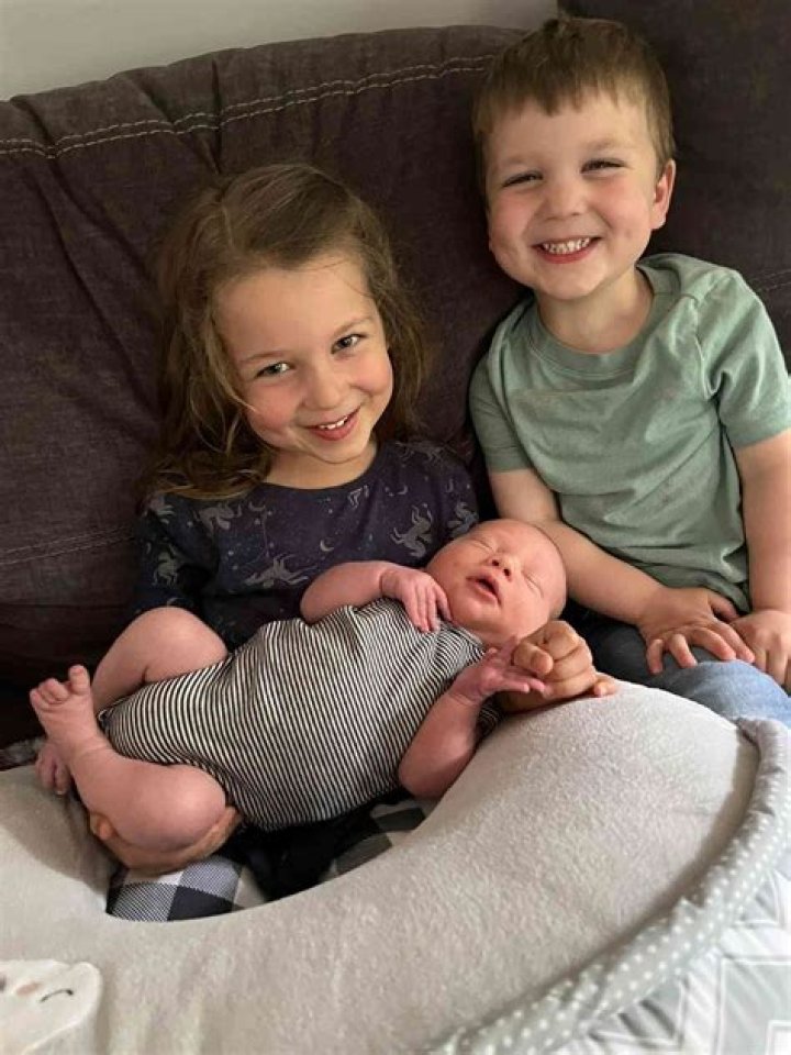 Molly Sims ‘got really mom shamed’ for not being able to nurse her son