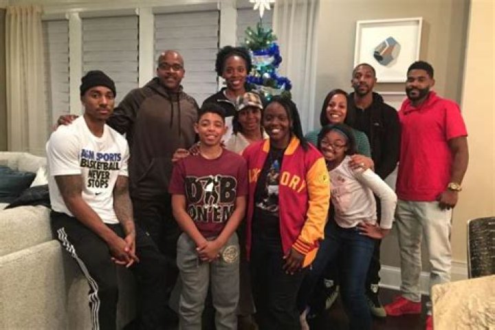 Owen Teague - Age, Family, Bio