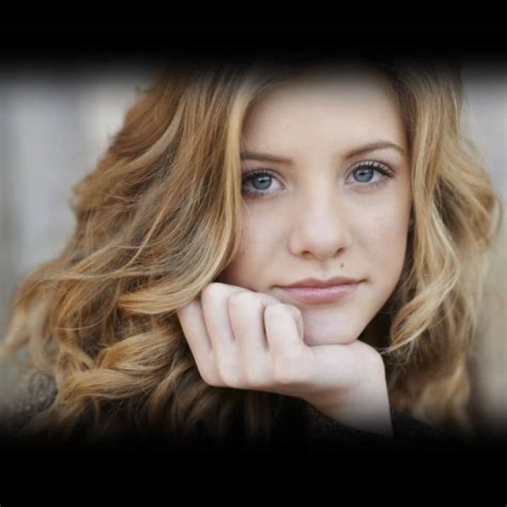 Paige Hyland Bio (Wiki) 