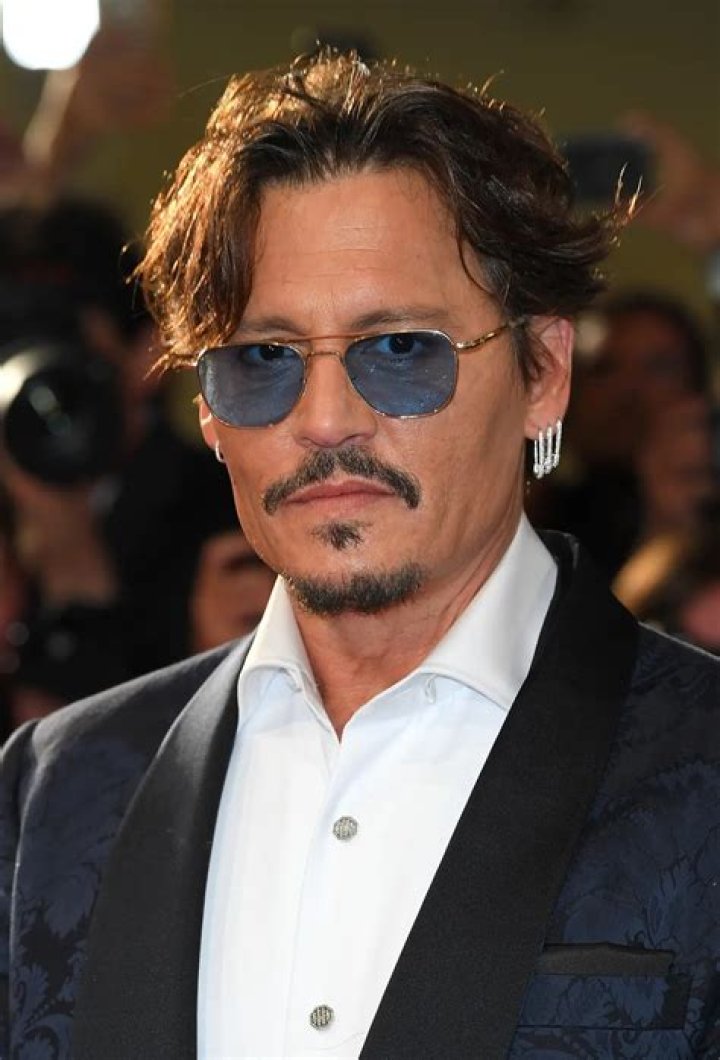 Popular American actor Johnny Depp in financial crisis! Know about his ‘eye-catching roles’ in spite of his ‘blind left eye’ due to probable ‘keratoconus’!