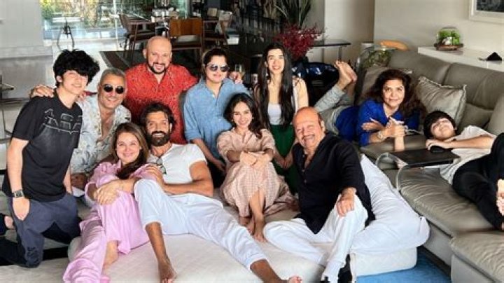 Saba Azad - Age, Family, Bio