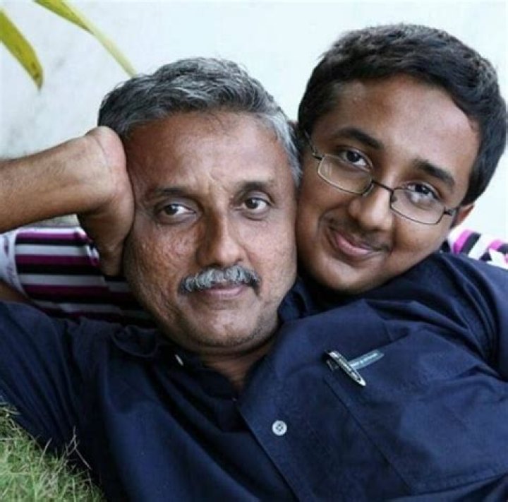 Santhivila Dinesh Height, Weight, Net Worth, Age, Birthday, Wikipedia, Who, Instagram, Biography