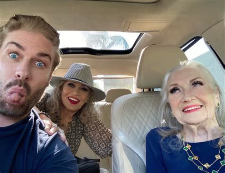 Sassy Gran Doris - Age, Family, Bio