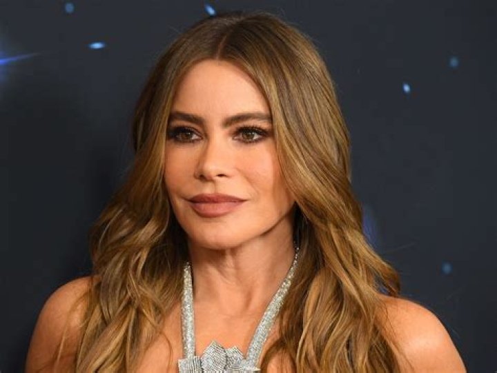 Screen Actors Guild Awards Open Post: Hosted by Sofia Vergara’s rack