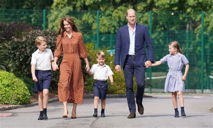 	The Duke & Duchess of Cambridge took Charlotte & George to school today	