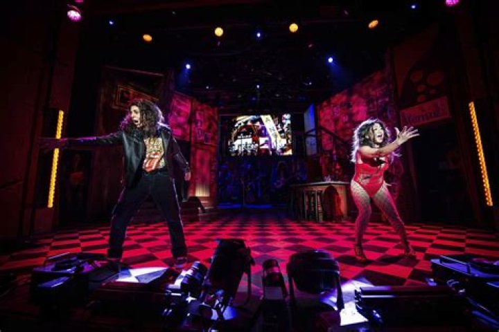 Tom Cruise continues to rock out in new ‘Rock of Ages’ stills: OMG, his stomach.