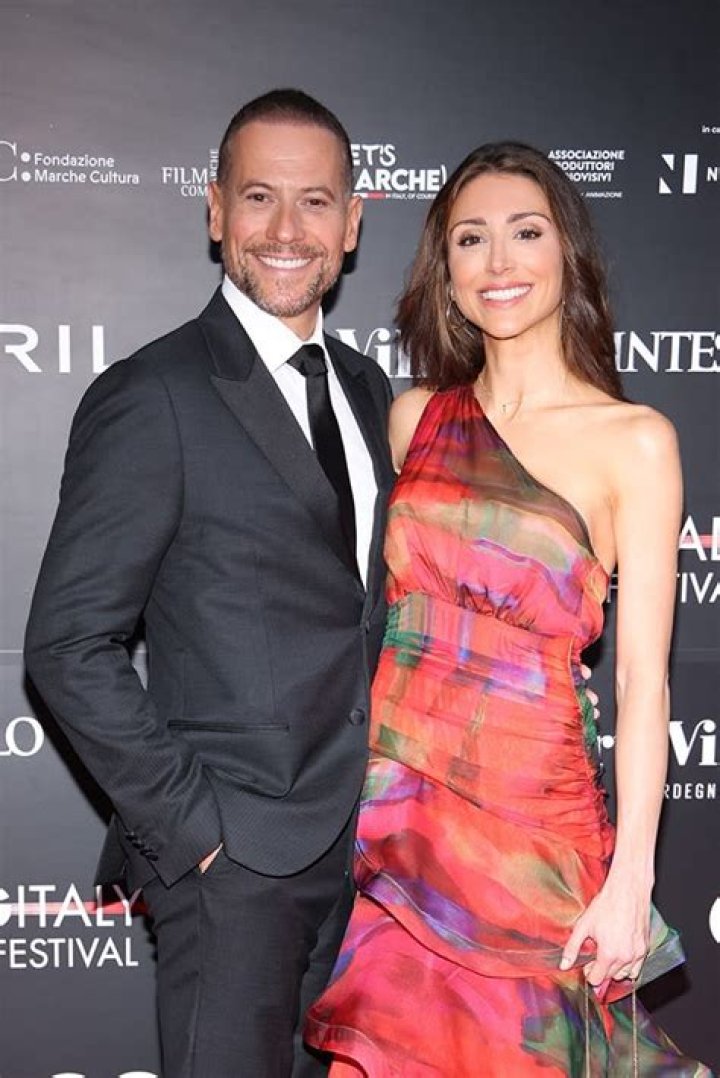 What is going on between Bianca Wallace and Alice Evans?